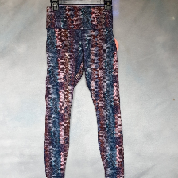 Guru Active Full Length Wide High-Rise Waist Leggings in Multi Color Chevron Sm - Picture 2 of 16